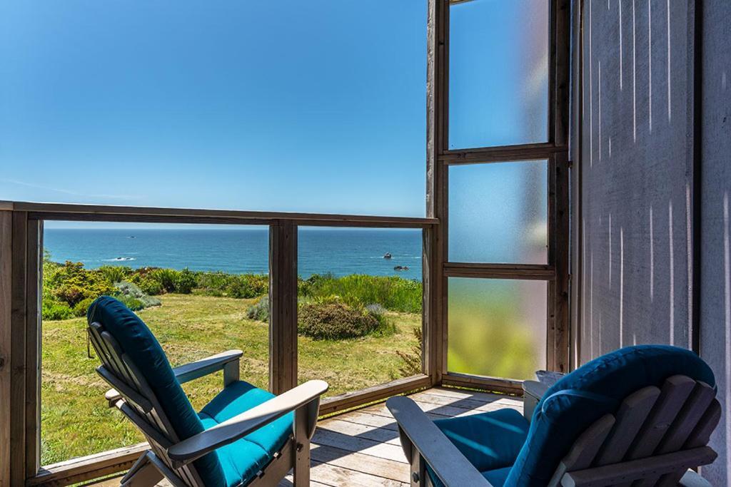 Turtle Rocks Oceanfront Inn 特立尼达 外观 照片