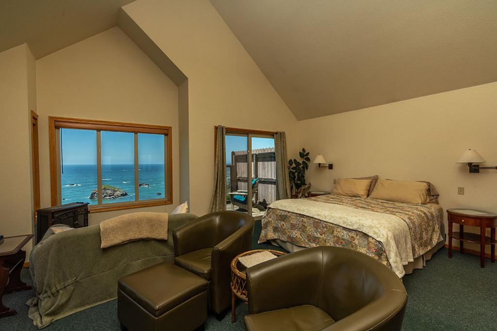 Turtle Rocks Oceanfront Inn 特立尼达 外观 照片