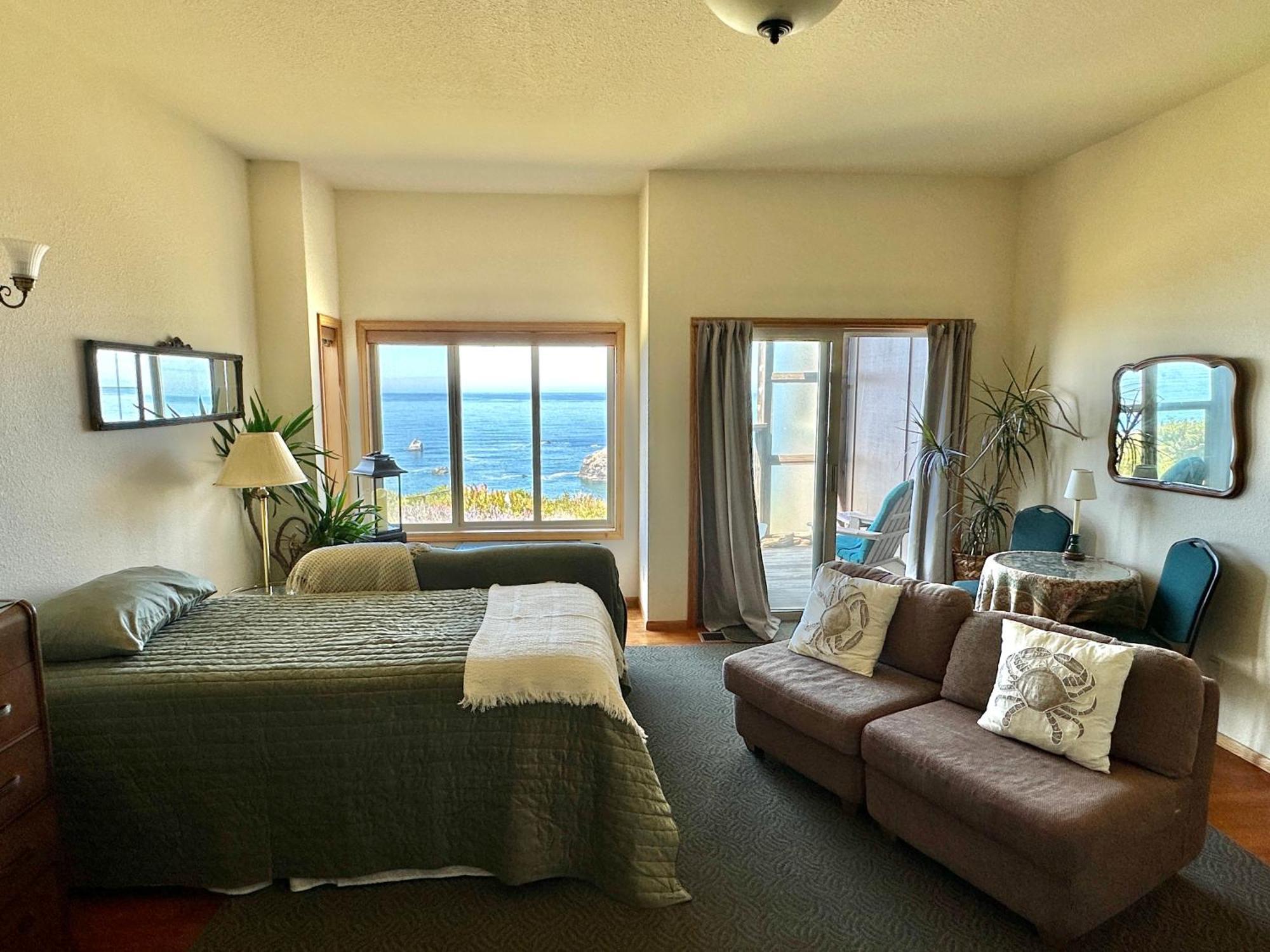 Turtle Rocks Oceanfront Inn 特立尼达 外观 照片