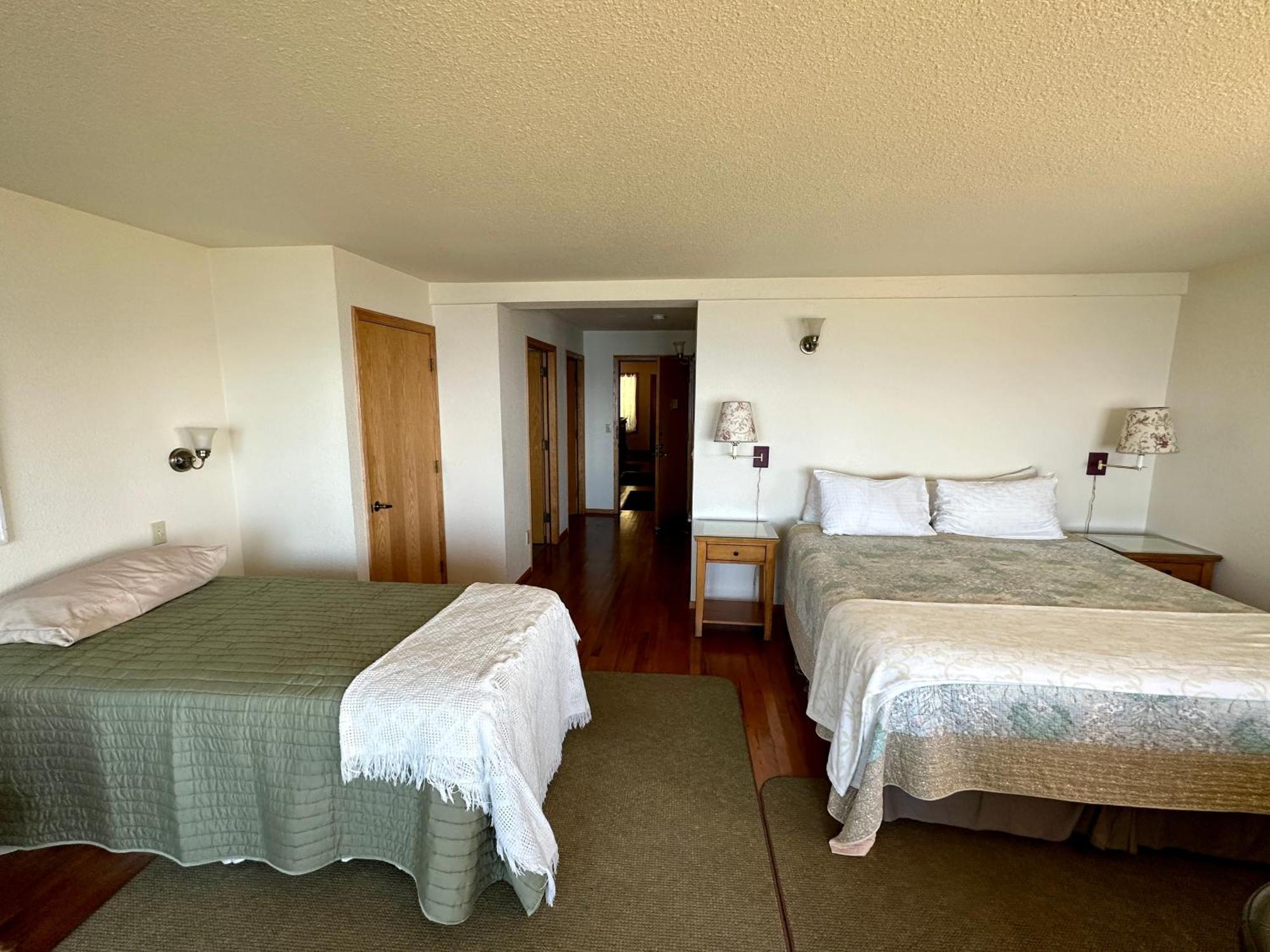 Turtle Rocks Oceanfront Inn 特立尼达 外观 照片