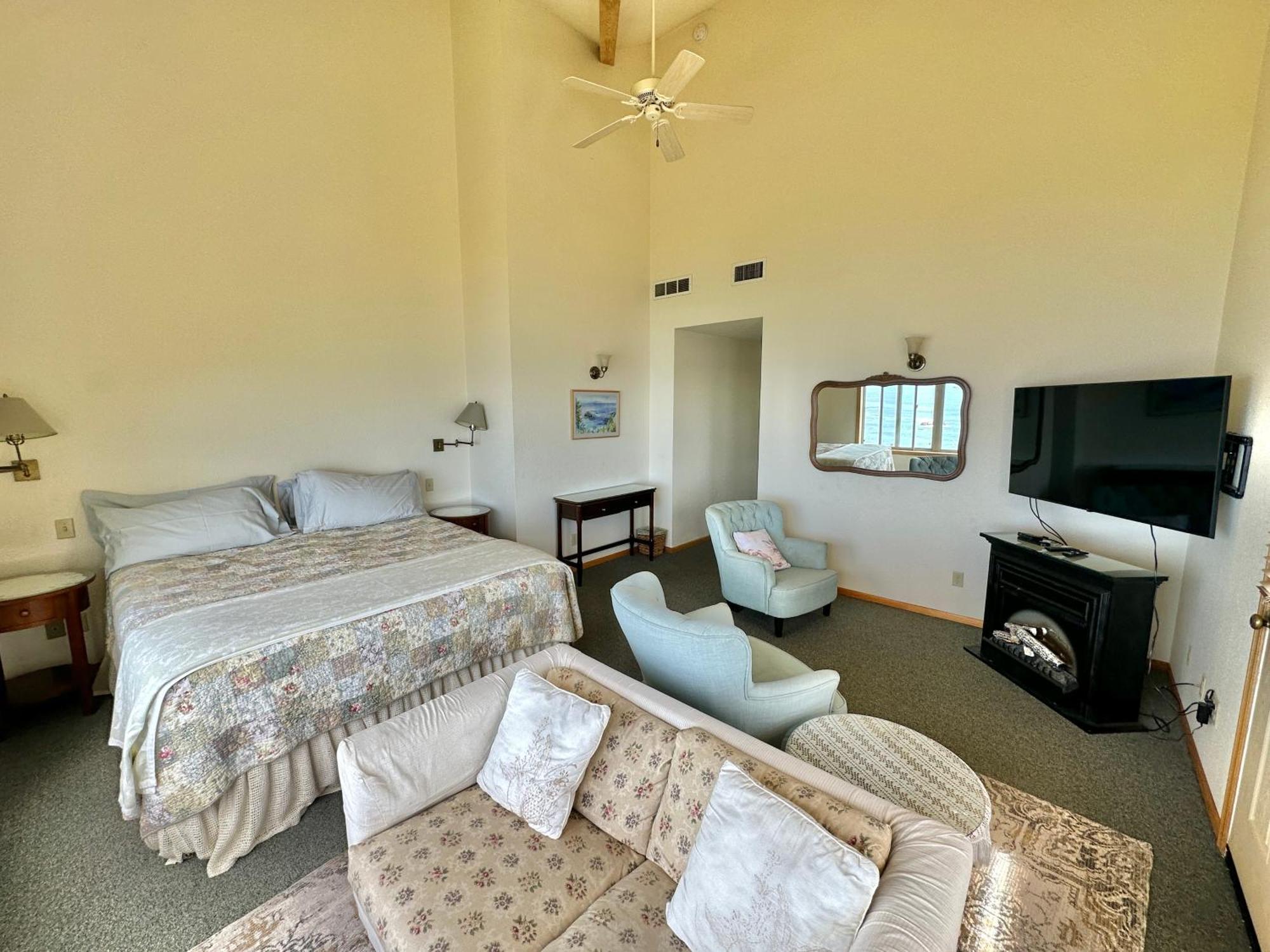 Turtle Rocks Oceanfront Inn 特立尼达 外观 照片