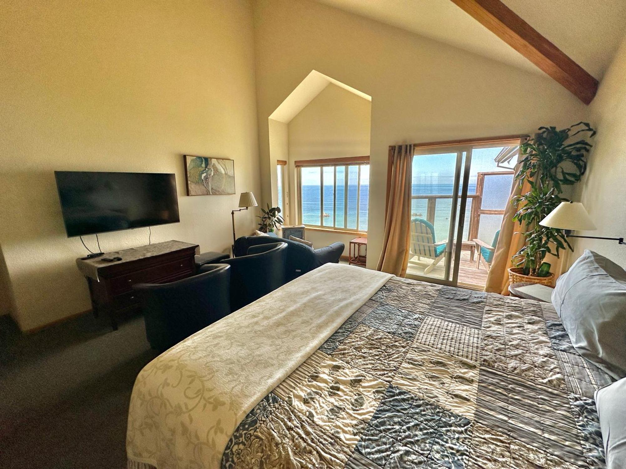 Turtle Rocks Oceanfront Inn 特立尼达 外观 照片