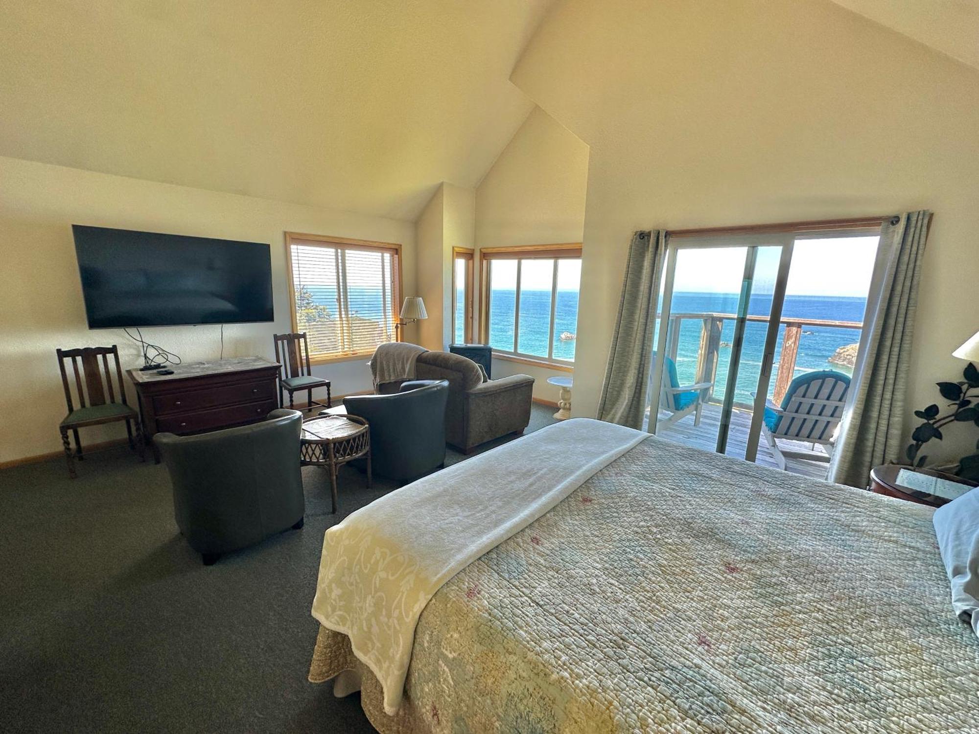 Turtle Rocks Oceanfront Inn 特立尼达 外观 照片