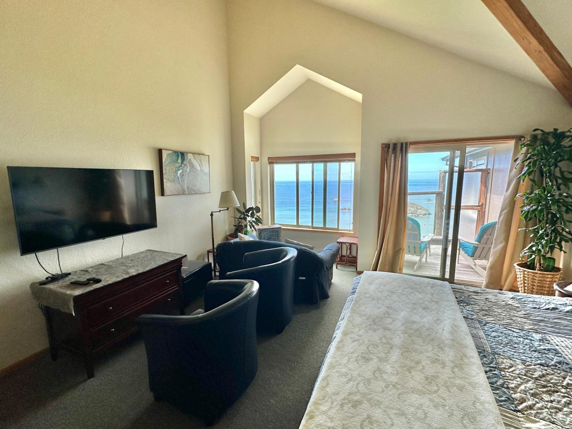 Turtle Rocks Oceanfront Inn 特立尼达 外观 照片